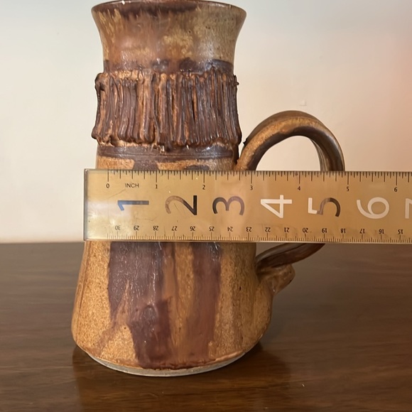 Vintage handmade pottery pitcher signed - Picture 8 of 10